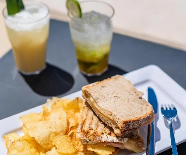 Emeralds By Dk Hotel 4*